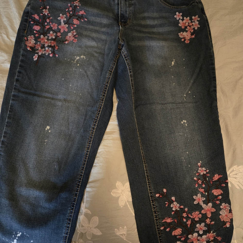 Floral Embroidered Women's Jeans